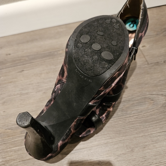 Carlos leopard platform heels - Picture 3 of 5